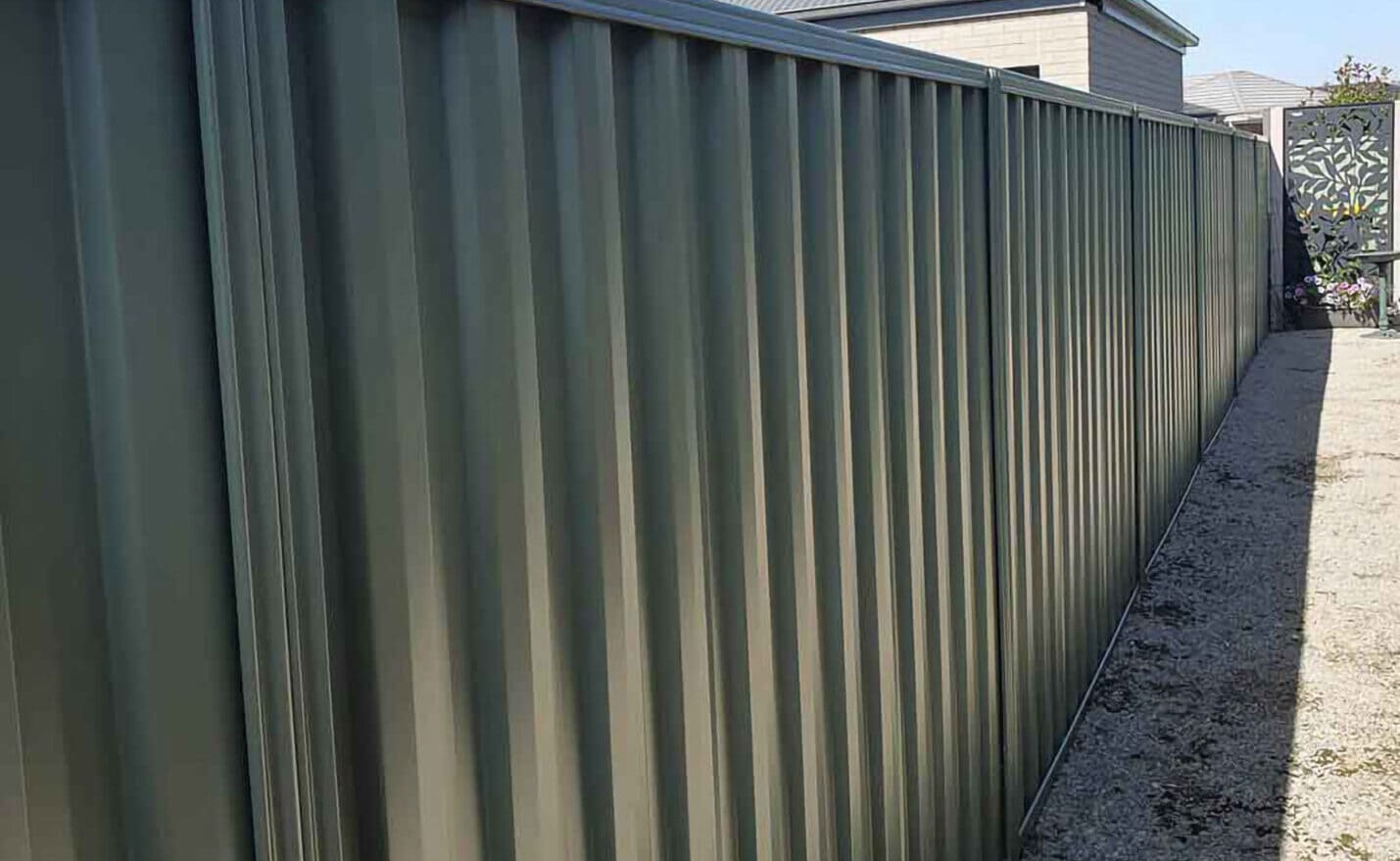 colorbond fencing (2)